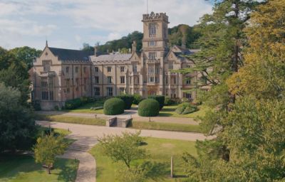School visit advice for international families
