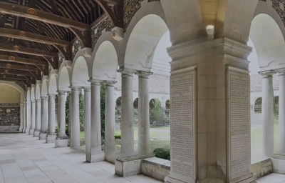 Students studying at Winchester College UK summer school