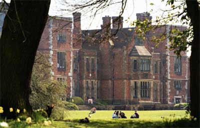University Summer School in the UK